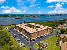 12760 Indian Rocks Rd in Largo, FL - Building Photo