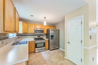 2945 Highland Hill Pkwy in Douglasville, GA - Building Photo - Building Photo