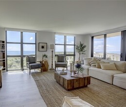 1121 Crandon Blvd, Unit D1201 in Key Biscayne, FL - Foto de edificio - Building Photo