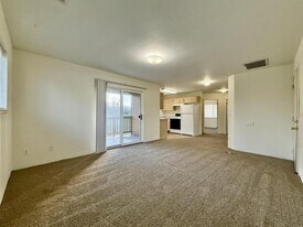 34 Lewis Ave in Medford, OR - Building Photo