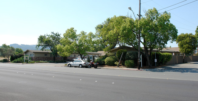 GreenTree Apartments in Santa Rosa, CA - Building Photo - Building Photo