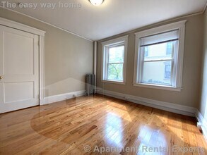 5 Craigie Cir, Unit 4 in Cambridge, MA - Foto de edificio - Building Photo