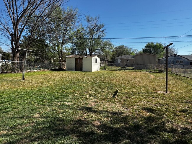 1804 NW Hoover Ave in Lawton, OK - Building Photo - Building Photo