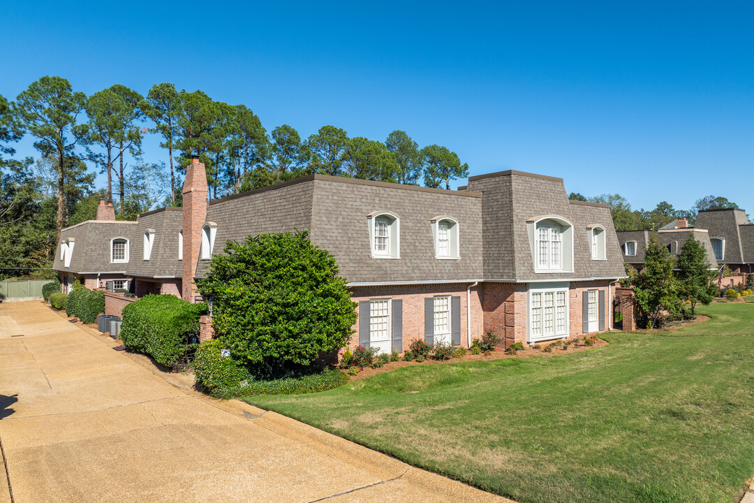 420 Saint Andrews Dr in Jackson, MS - Building Photo