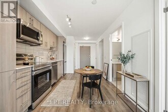 1010 Sandy Beach Rd in Pickering, ON - Building Photo - Building Photo