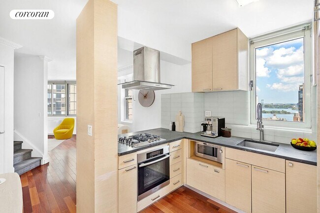 206 E 95th St in New York, NY - Building Photo - Building Photo