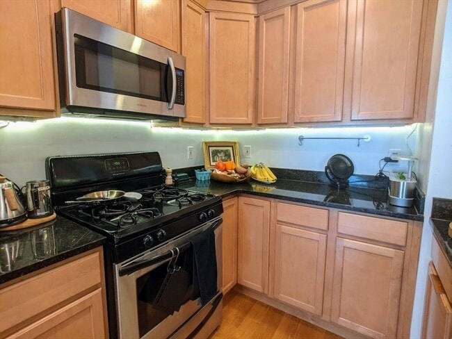 399 Washington St, Unit 2