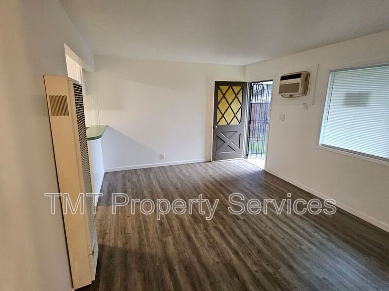 2619 Acacia St in Stockton, CA - Building Photo