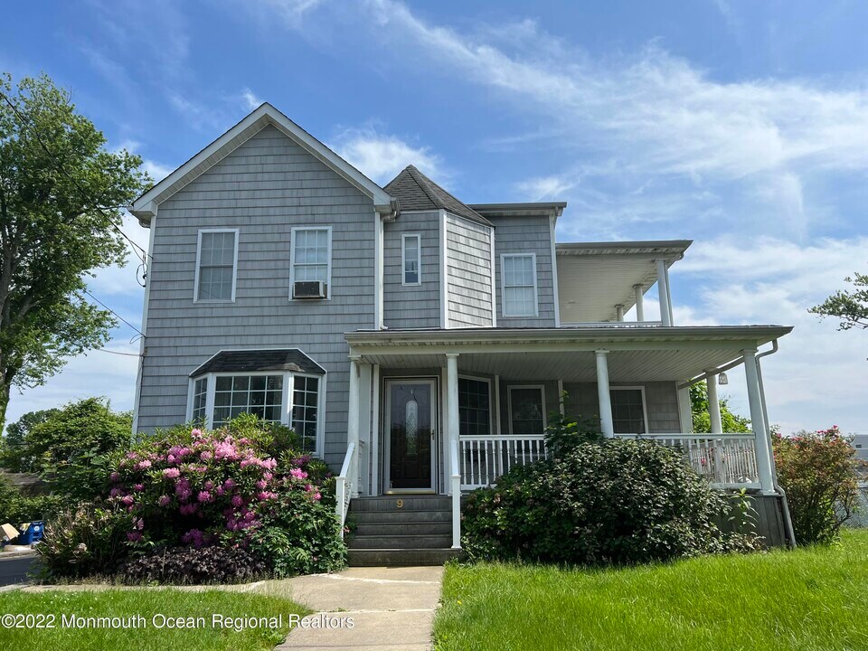 9 Berg Ave in Long Branch, NJ - Building Photo