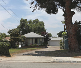 5321 Buffington Rd in El Monte, CA - Foto de edificio - Building Photo