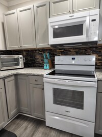 420 Downey Pl photo'