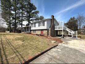 2718 Winchester Rd NW in Huntsville, AL - Building Photo