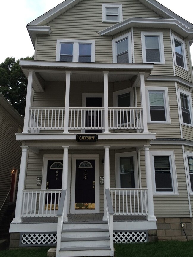 624 Smith St