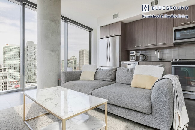 730 W Couch Pl