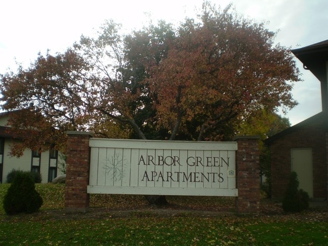 Arbor Green Apartments in Kenosha, WI - Building Photo - Building Photo