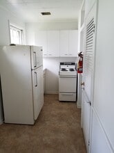 315 Elm St, Unit B in Spooner, WI - Building Photo - Building Photo