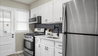 7509 Durwood Rd in Dundalk, MD - Foto de edificio - Building Photo