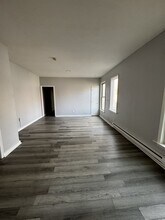 537 N Queen St in Martinsburg, WV - Building Photo - Building Photo