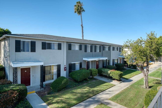 Valley Park in Fountain Valley, CA - Building Photo - Building Photo