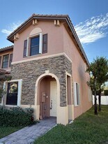 8922 W 35th Way in Hialeah, FL - Building Photo