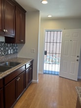 524 W 81st St in Los Angeles, CA - Building Photo - Building Photo