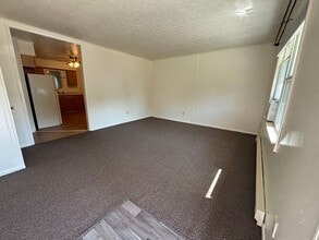 5161 NE 5th St in Des Moines, IA - Foto de edificio - Building Photo