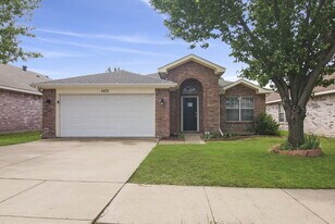 5412 Beaver Ridge Dr in Watauga, TX - Building Photo