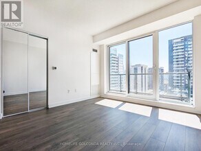 130 River St in Toronto, ON - Building Photo - Building Photo