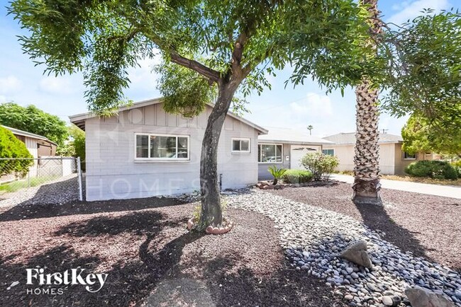 205 E Orchid Ln in Phoenix, AZ - Building Photo - Building Photo