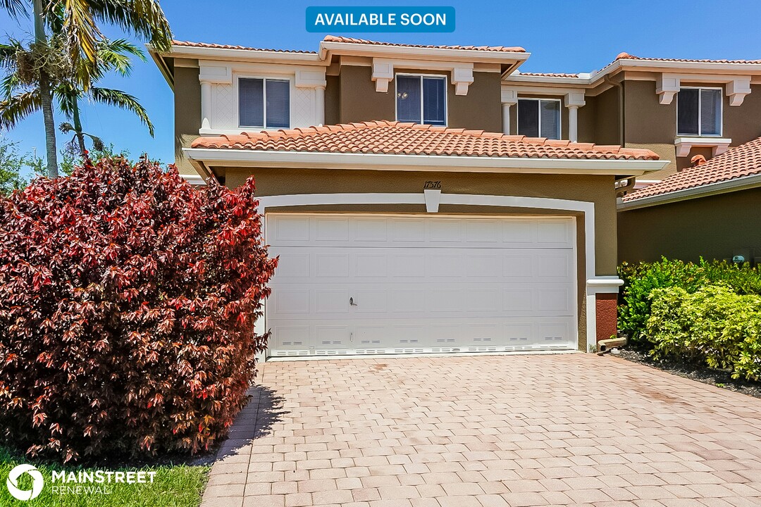 17576 Brickstone Loop in Ft. Myers, FL - Foto de edificio