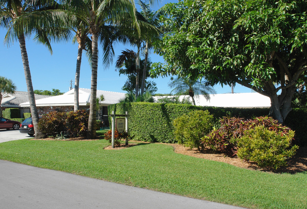 Crown Court in Fort Lauderdale, FL - Building Photo