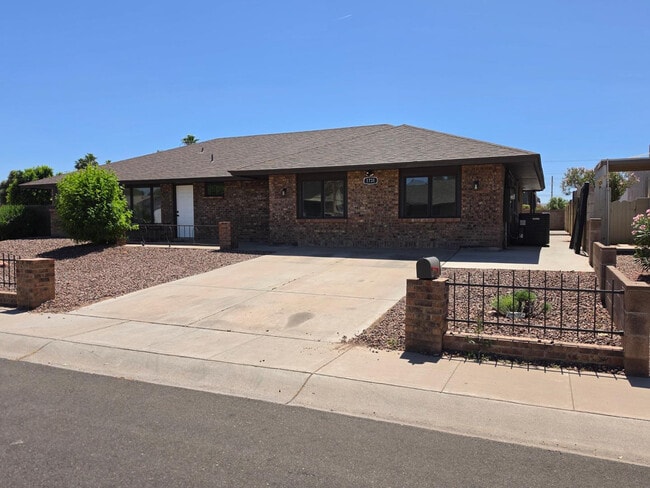 property at 1731 E Redfield Rd