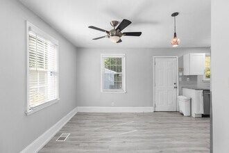 2010 McAfee Rd in Decatur, GA - Building Photo - Building Photo