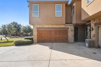 2630 Villa Di Lago Dr in Grand Prairie, TX - Building Photo - Building Photo