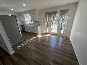 603 N College St in Mountain Home, AR - Building Photo - Building Photo
