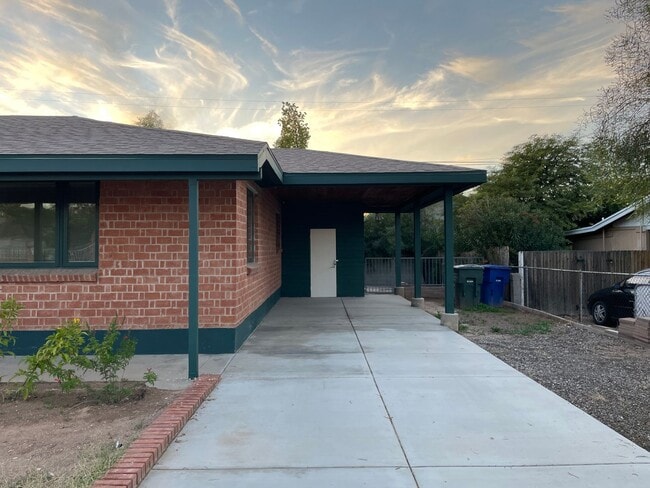 property at 2309 N Avenida El Capitan