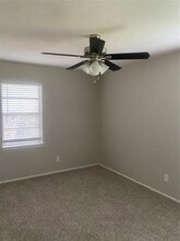 5710 Bluffman Dr in Dallas, TX - Building Photo - Building Photo