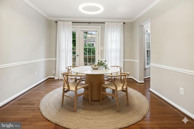 property at 2292 Idylwood Station Ln