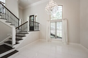 207 Victoria Way in Friendswood, TX - Building Photo