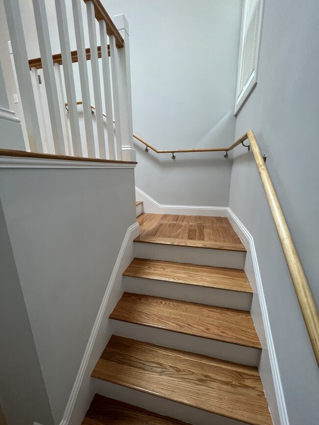 133 Cross St, Unit 2 in Somerville, MA - Building Photo - Building Photo