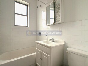 25 Vermilyea Ave in New York, NY - Building Photo - Building Photo