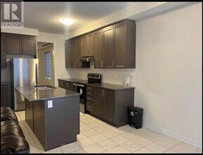 55 Cobriza Cres in Brampton, ON - Building Photo - Building Photo