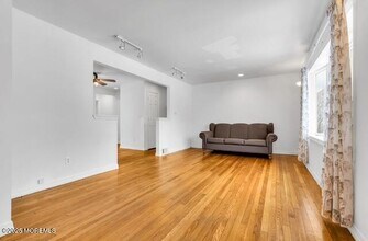 39 Melrose Terrace in Middletown, NJ - Building Photo - Building Photo