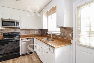 239 S English St in Greensboro, NC - Building Photo - Building Photo