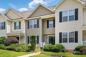 401 Whitehall Ct in Clayton, NC - Building Photo - Building Photo