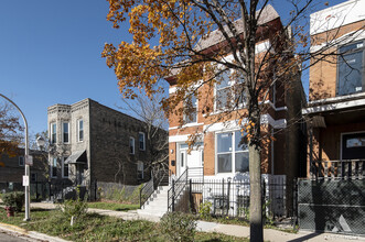 3532 W Van Buren St in Chicago, IL - Foto de edificio - Building Photo