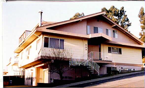 998 Torrano Ave in Hayward, CA - Building Photo