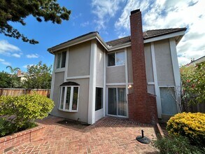 12 Holly St in Irvine, CA - Building Photo - Building Photo