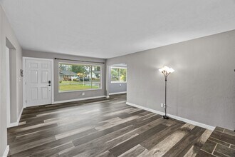 410 Lois Ln Ct in Aberdeen, WA - Building Photo - Building Photo