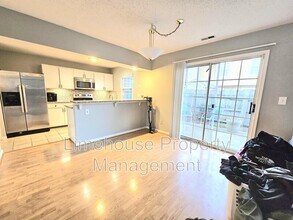 435 Chatterton Dr in Virginia Beach, VA - Foto de edificio - Building Photo
